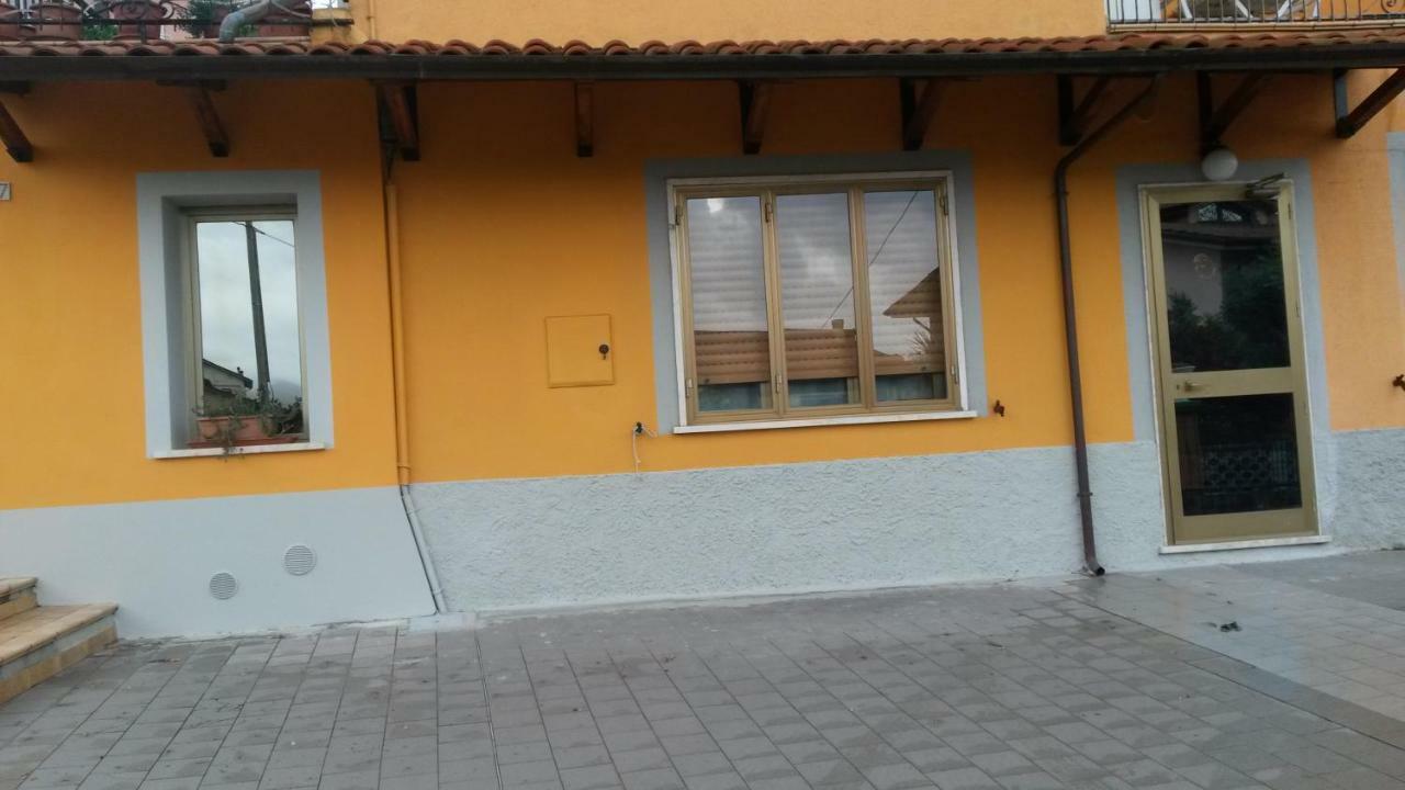 Casa Gialla Santo Stefano di Magra Exteriör bild